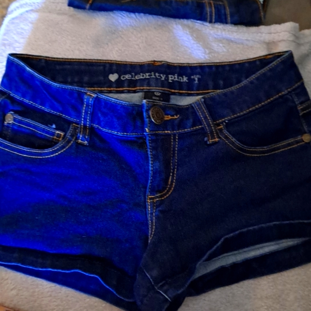 Super stretchy low-rise jean shorts size 1